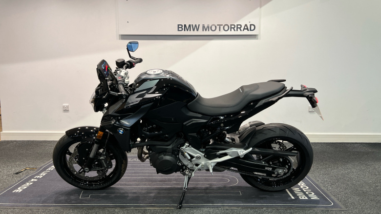 BMW F900 R